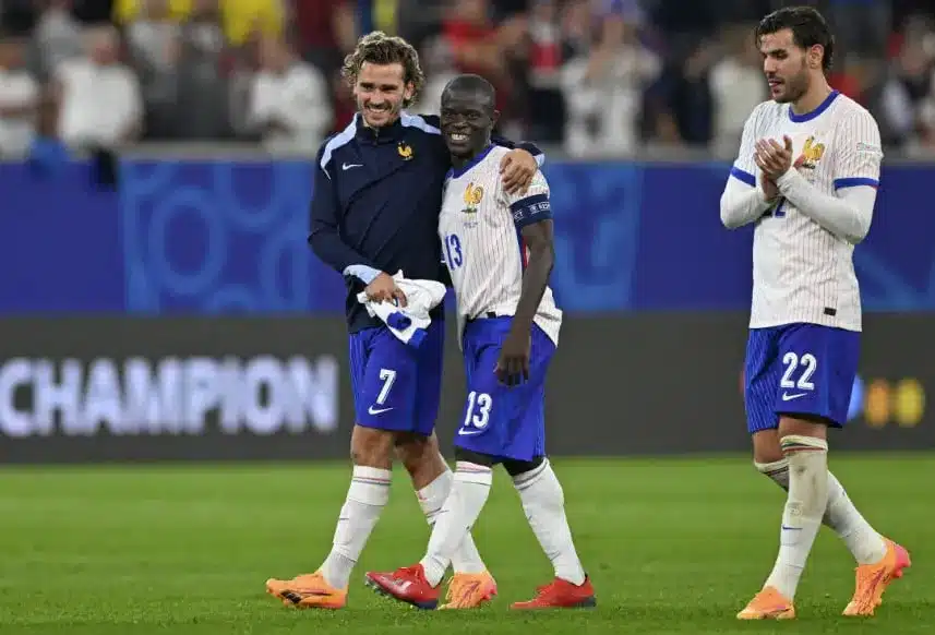 Tense Start for Les Bleus in Dusseldorf