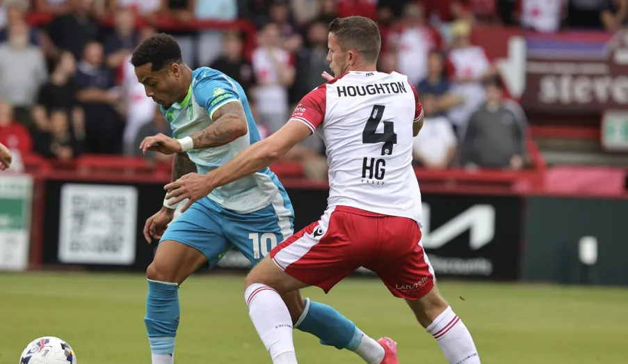 A Tactical Chess Match from the Outset